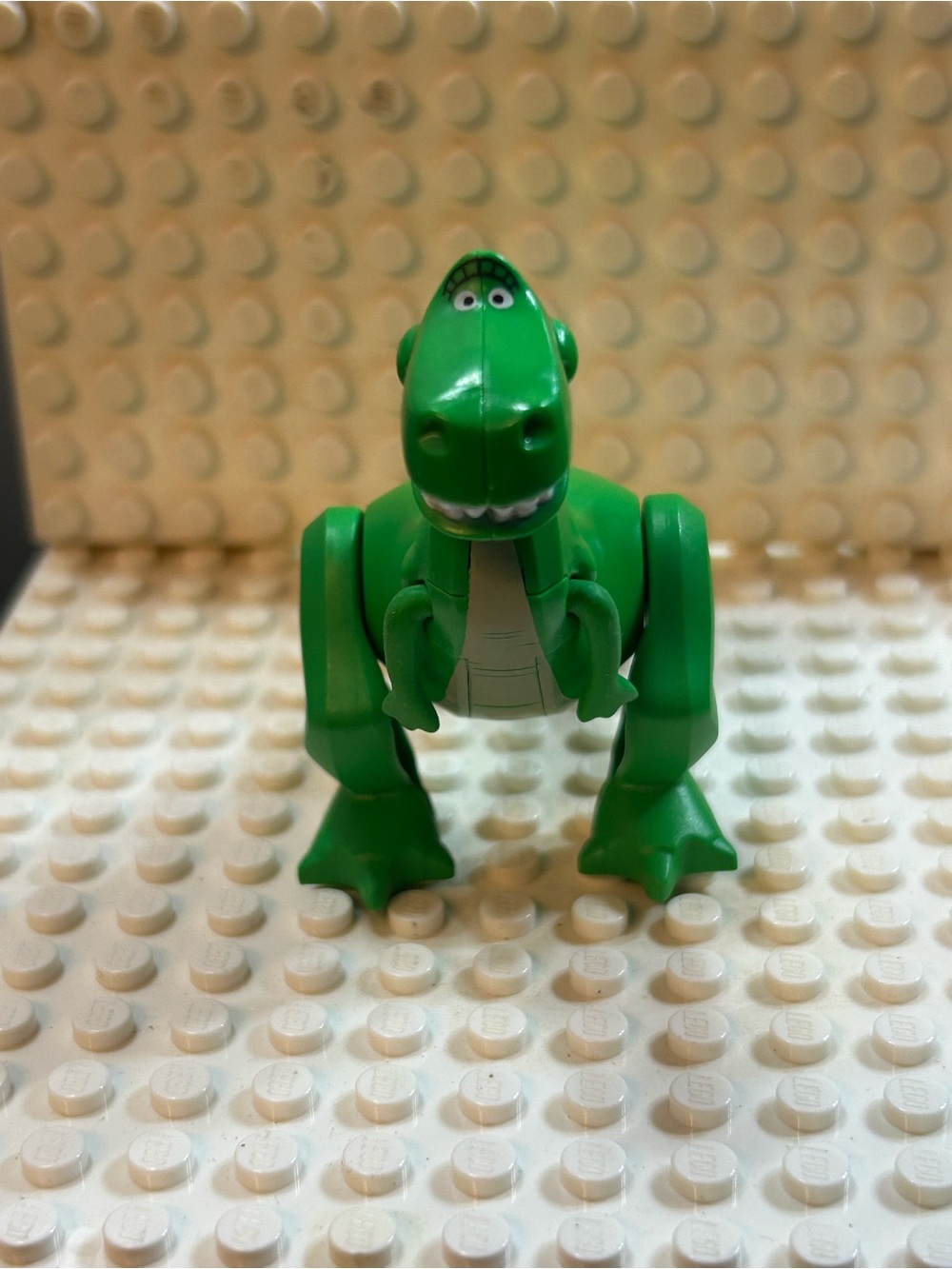 Lego Bright Green Reptile Dinosaur Figure